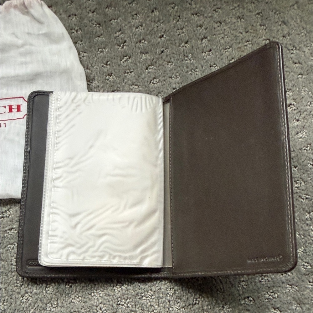 NWOT Coach Tan and Brown Signature Canvas - Picture 3 of 4